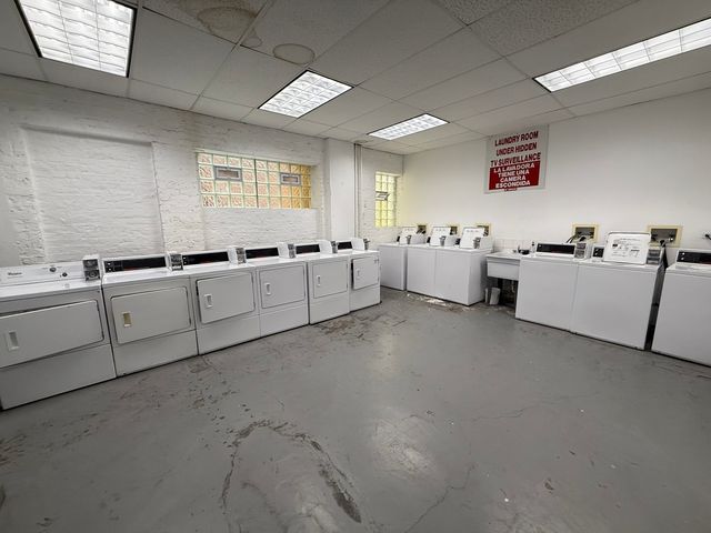 6930 N Greenview Avenue 305, Chicago, IL 60626