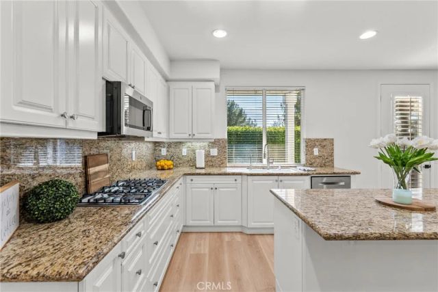 27605 Harwick, Valencia, CA 91354