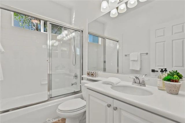 27605 Harwick, Valencia, CA 91354