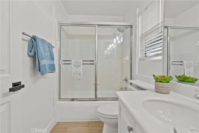 27605 Harwick, Valencia, CA 91354