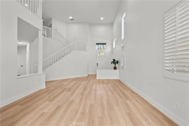 27605 Harwick, Valencia, CA 91354