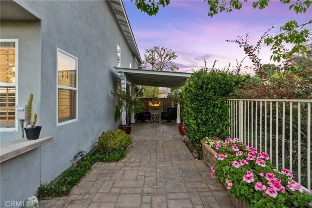 27605 Harwick, Valencia, CA 91354