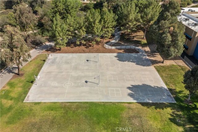 27605 Harwick, Valencia, CA 91354