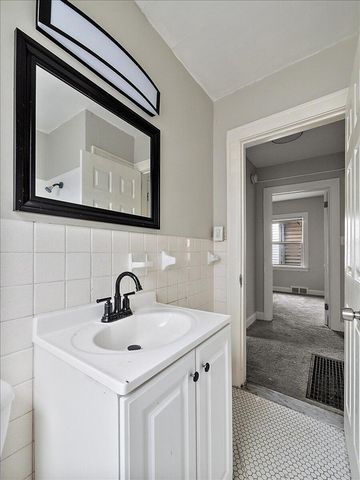 37 W Woodward Avenue, Ecorse, MI 48229