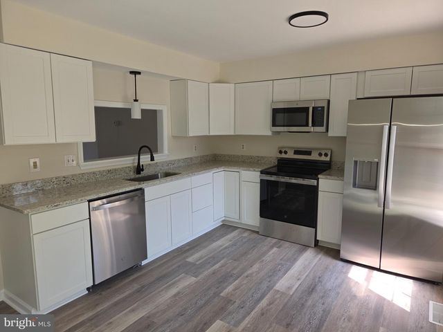 10806 STONE HILL LN, Manassas, VA 20109