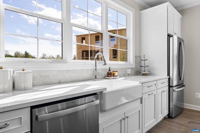 40 BORTHWICK ST, Crozet, VA 22932