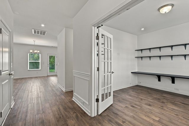 497 Buddy Dr, Columbia, TN 38401