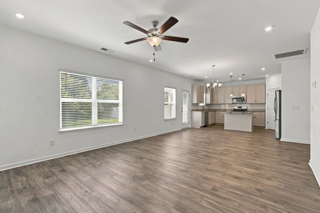 497 Buddy Dr, Columbia, TN 38401