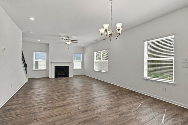 497 Buddy Dr, Columbia, TN 38401