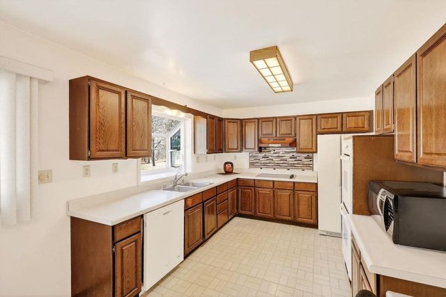 N6754 County Road Y, Watertown, WI 53094