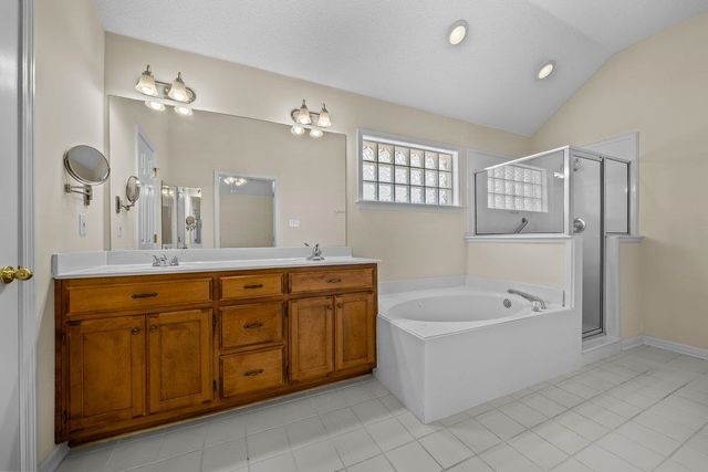 250 LAKEWOOD DR, Oakland, TN 38060