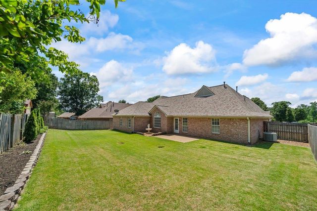 250 LAKEWOOD DR, Oakland, TN 38060