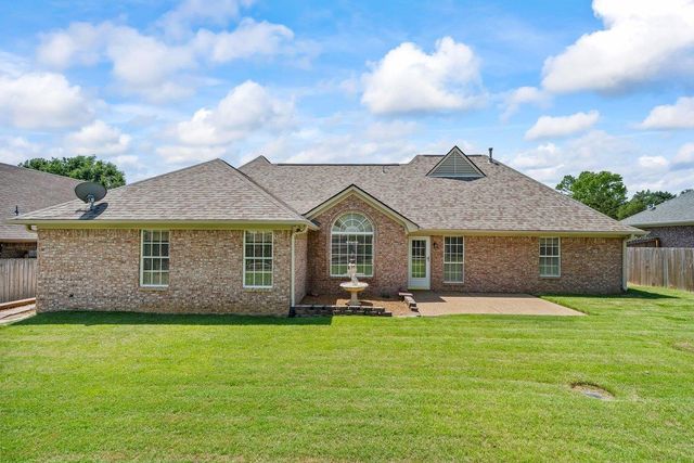 250 LAKEWOOD DR, Oakland, TN 38060