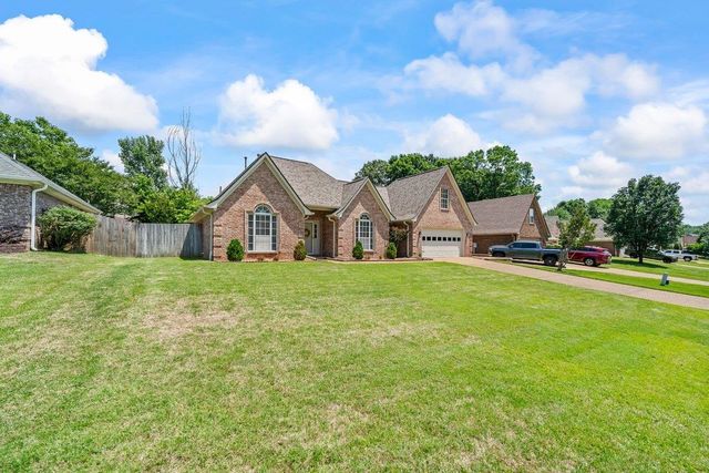 250 LAKEWOOD DR, Oakland, TN 38060