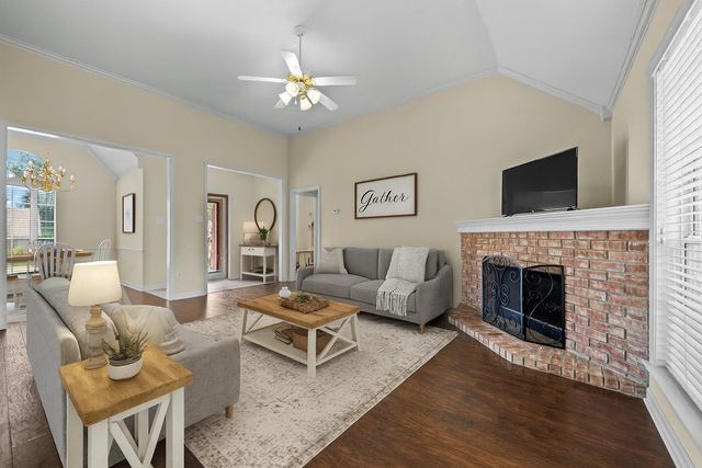 250 LAKEWOOD DR, Oakland, TN 38060