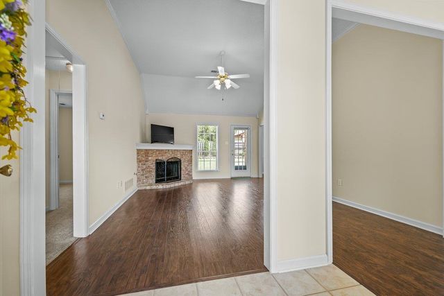 250 LAKEWOOD DR, Oakland, TN 38060