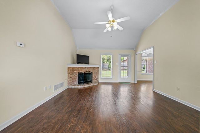 250 LAKEWOOD DR, Oakland, TN 38060