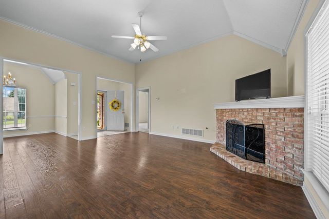 250 LAKEWOOD DR, Oakland, TN 38060