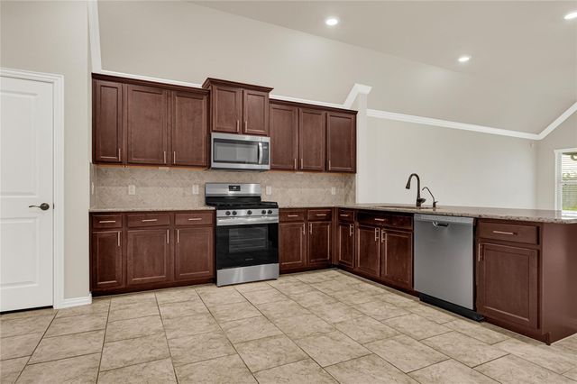 2414 Willow Fall Lane, Rosenberg, TX 77469