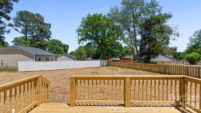 2160 Fieldcrest Avenue, Gastonia, NC 28052