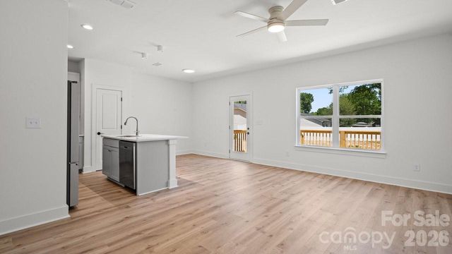 2160 Fieldcrest Avenue, Gastonia, NC 28052