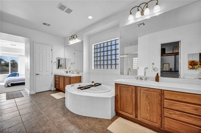 8324 Chapelle Court, Las Vegas, NV 89131
