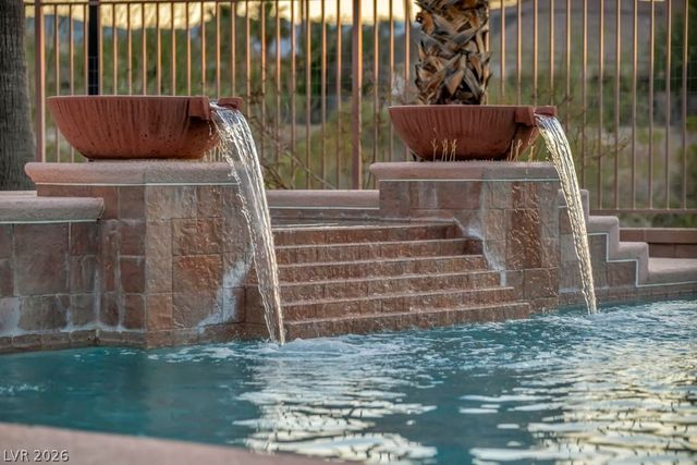 8324 Chapelle Court, Las Vegas, NV 89131