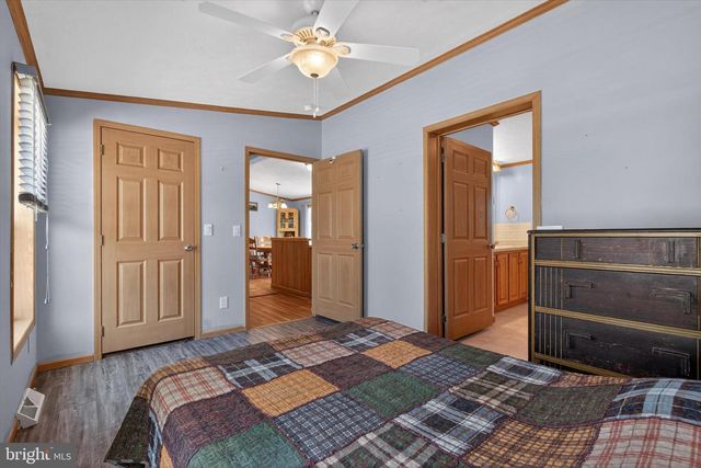 910 PINES RD, Etters, PA 17319