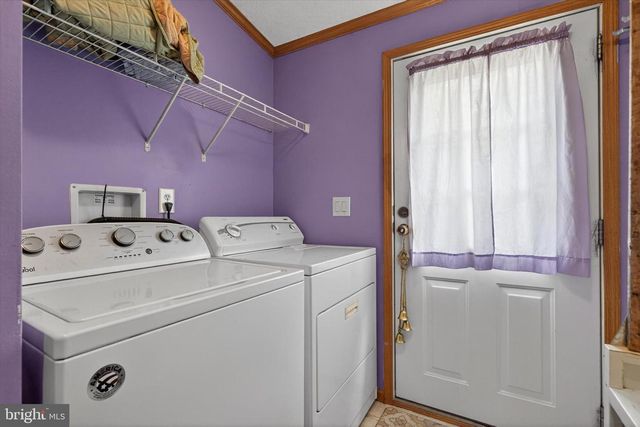 910 PINES RD, Etters, PA 17319