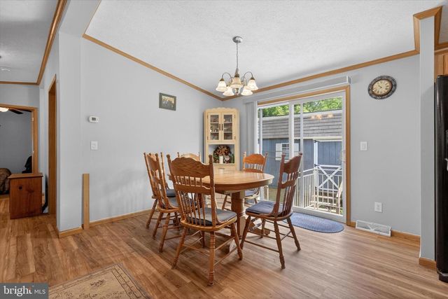 910 PINES RD, Etters, PA 17319