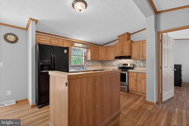 910 PINES RD, Etters, PA 17319