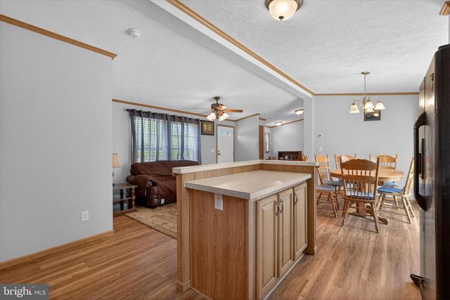 910 PINES RD, Etters, PA 17319