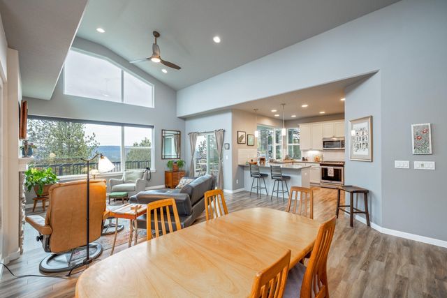 9407 N Linden Ln, Spokane, WA 99208