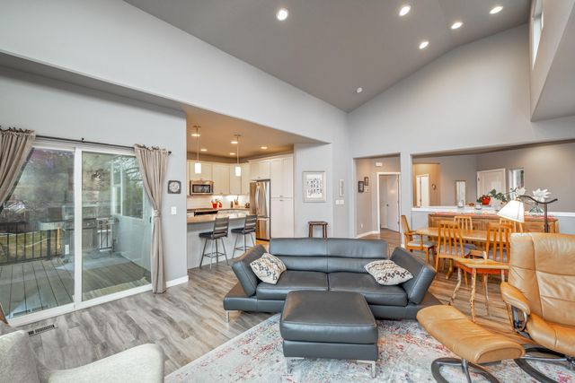 9407 N Linden Ln, Spokane, WA 99208