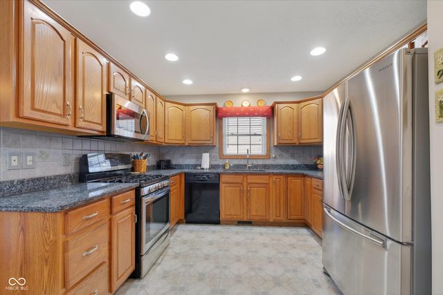 6046 Tree Fox Place, Indianapolis, IN 46237