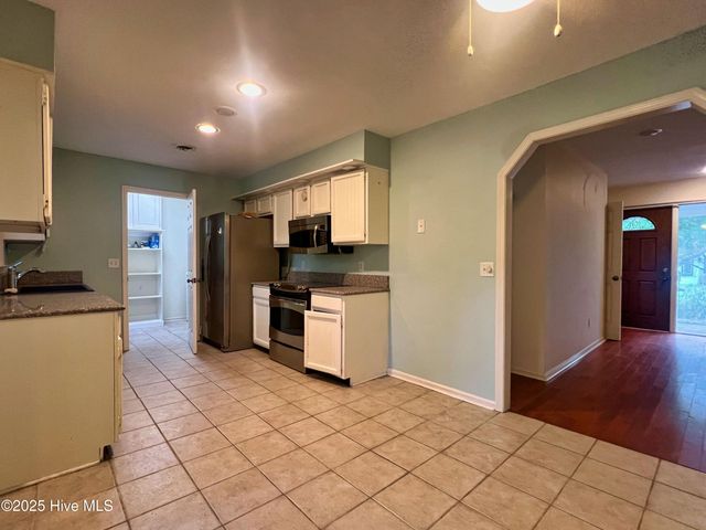 318 Buccaneer Road, Wilmington, NC 28409