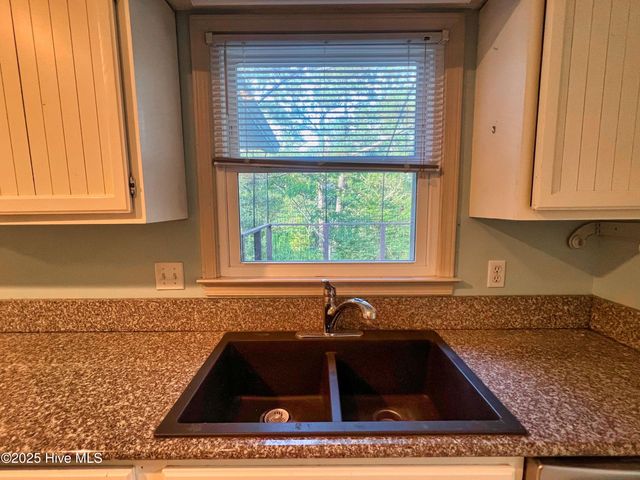 318 Buccaneer Road, Wilmington, NC 28409