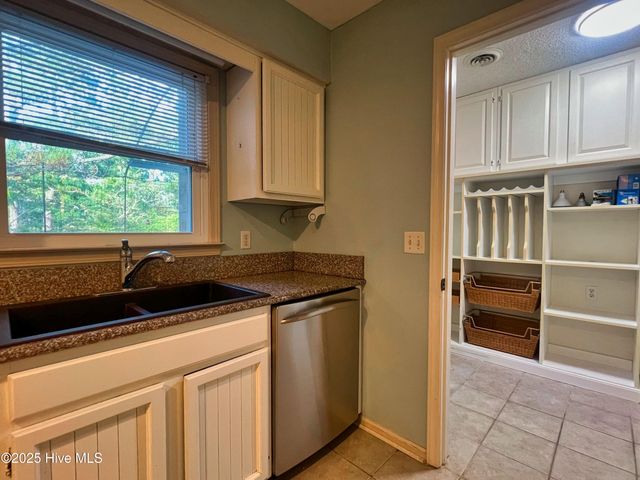 318 Buccaneer Road, Wilmington, NC 28409