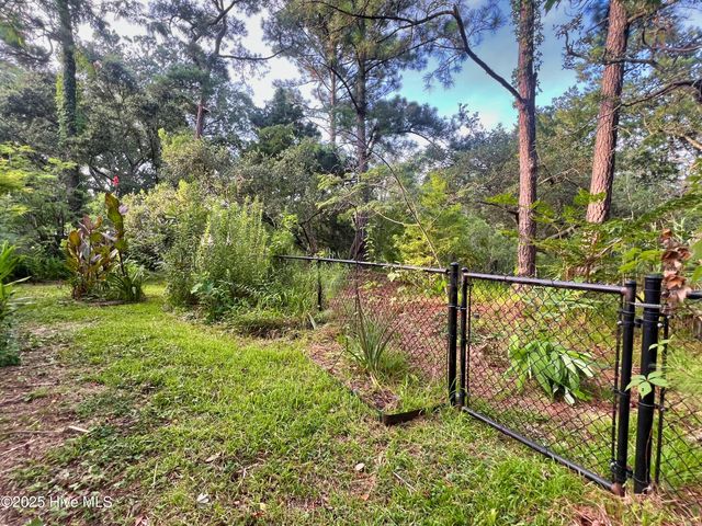 318 Buccaneer Road, Wilmington, NC 28409
