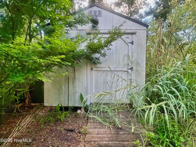 318 Buccaneer Road, Wilmington, NC 28409
