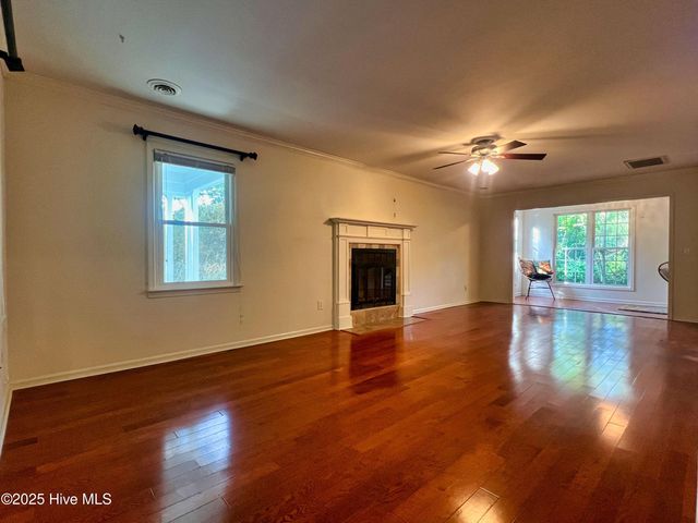318 Buccaneer Road, Wilmington, NC 28409
