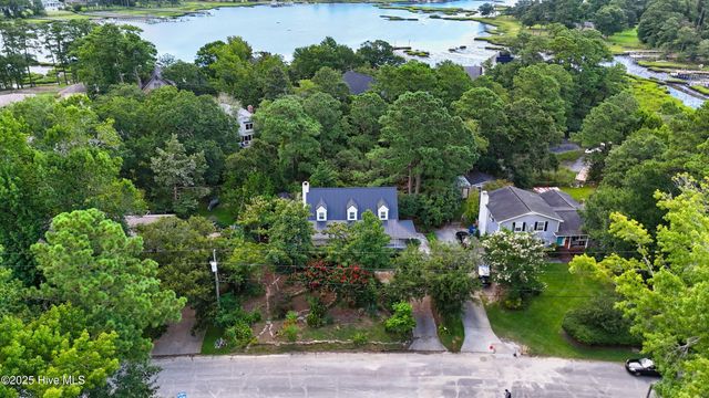 318 Buccaneer Road, Wilmington, NC 28409