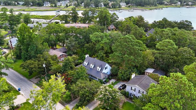 318 Buccaneer Road, Wilmington, NC 28409