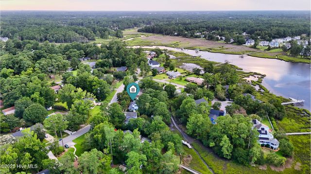 318 Buccaneer Road, Wilmington, NC 28409