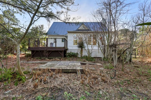 318 Buccaneer Road, Wilmington, NC 28409