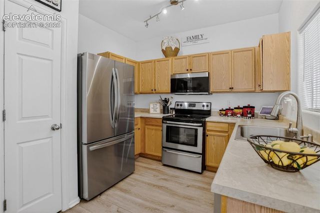 2116 Creekridge Point, Colorado Springs, CO 80910
