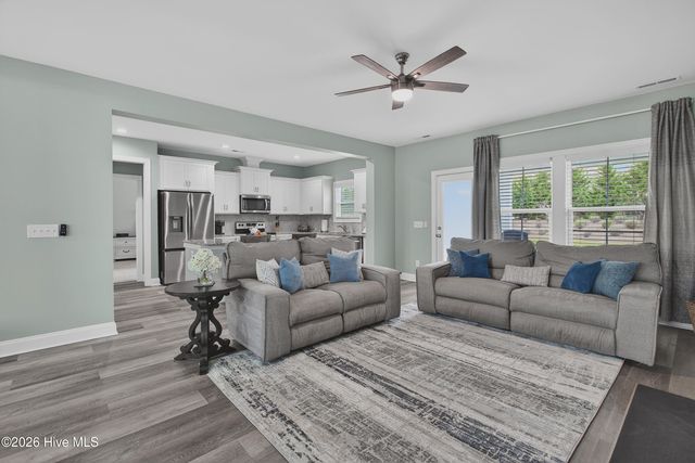 86 W Weatherbee Way, Hampstead, NC 28443