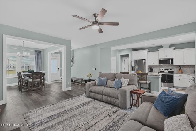 86 W Weatherbee Way, Hampstead, NC 28443