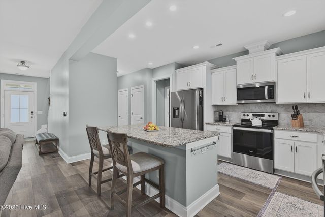 86 W Weatherbee Way, Hampstead, NC 28443