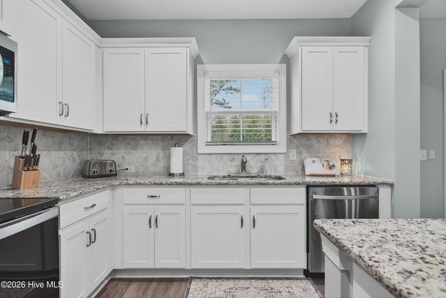 86 W Weatherbee Way, Hampstead, NC 28443